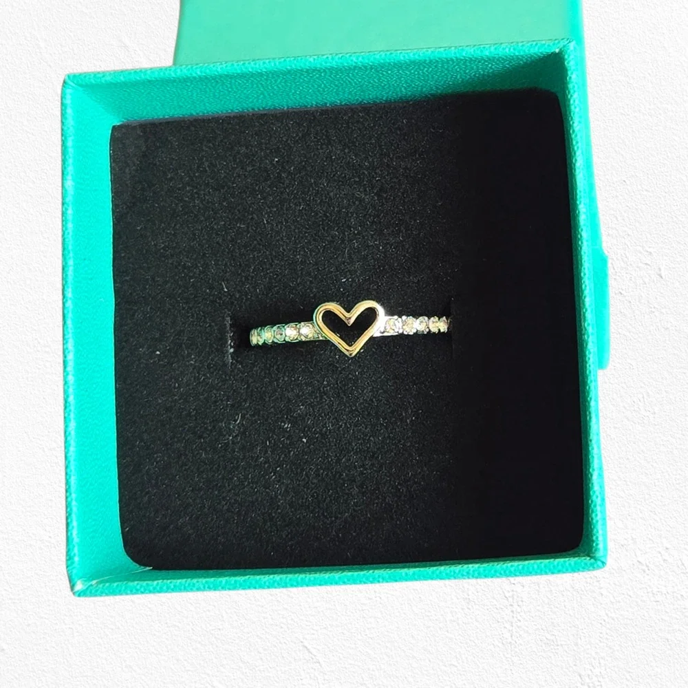 Silver Heart Coquette Zirconia Dainty Band Ring Size 7 New in Box Boutique